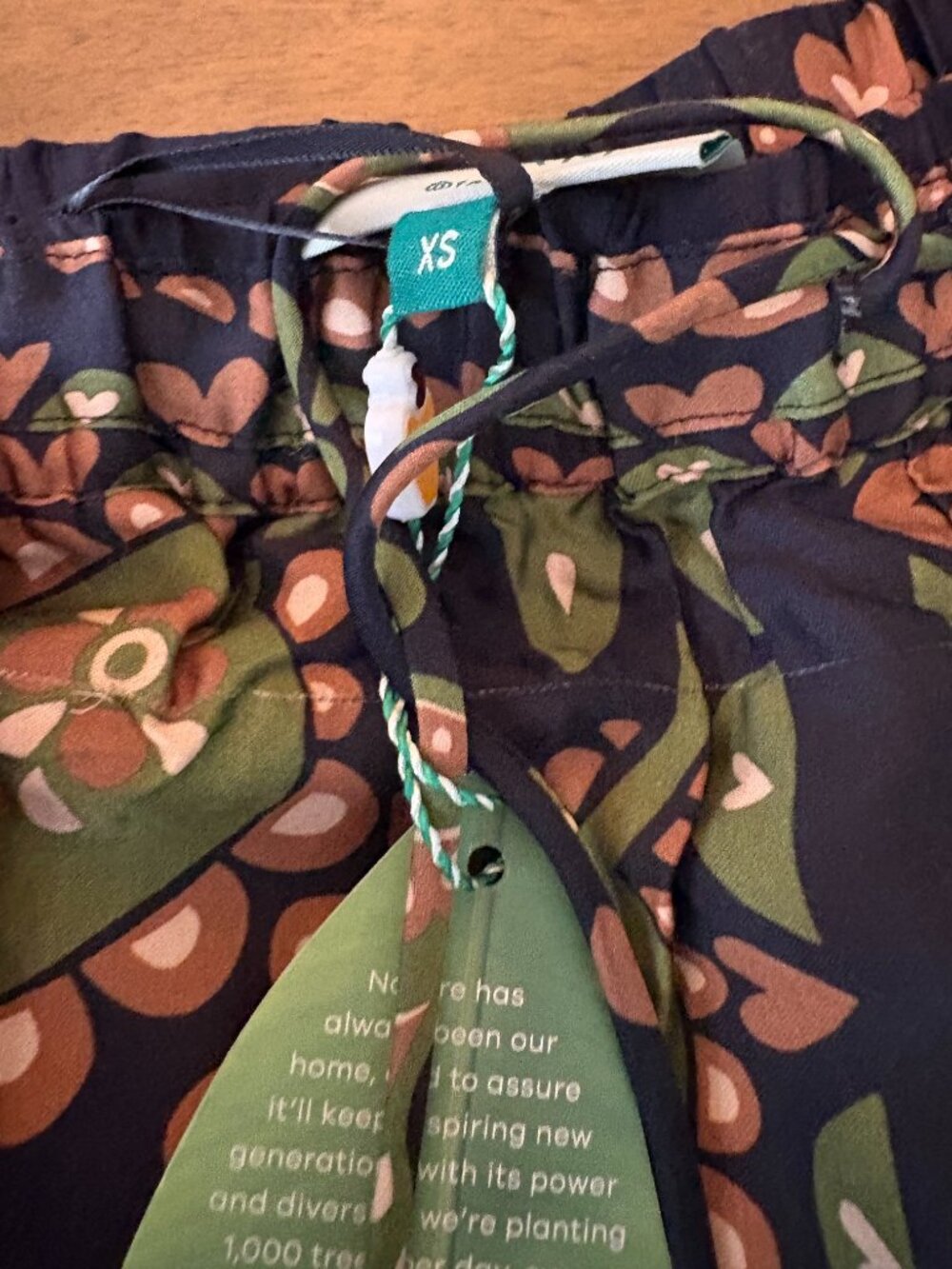 NWT (Other) Farm Rio Paisley Print Satin Tapered Pants in Black/Orange/Green. XS - Picture 9 of 15